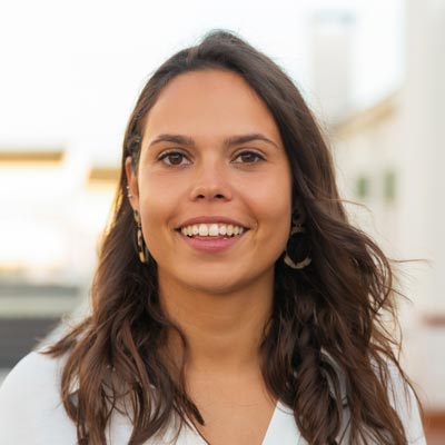 hispanic woman headshot